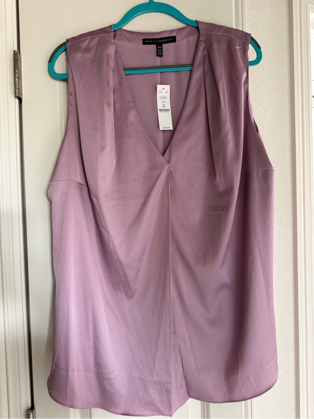 White House Black Market Sleeveless V-Neck Blouse in Macaroon 16W
